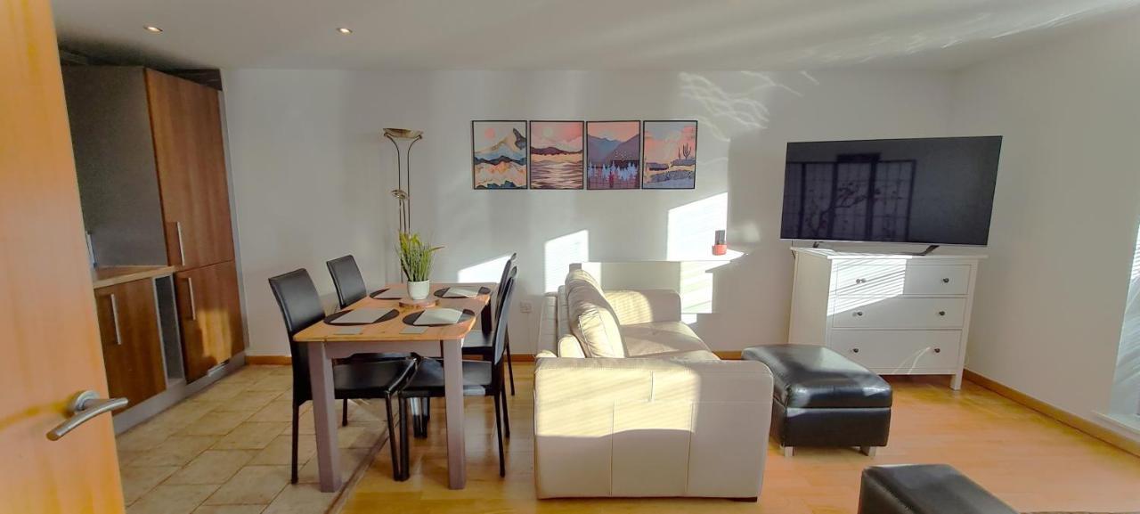 Sidemersey Livings- Convenient 1-Bedroom Flat With A View, Central Liverpool Ngoại thất bức ảnh